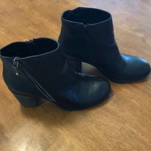 Staple Black booties with side zipper detail